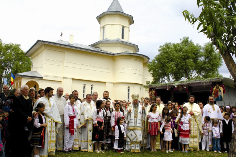 27 mai 2012: Târnosirea bisericii Parohiei Pechea III