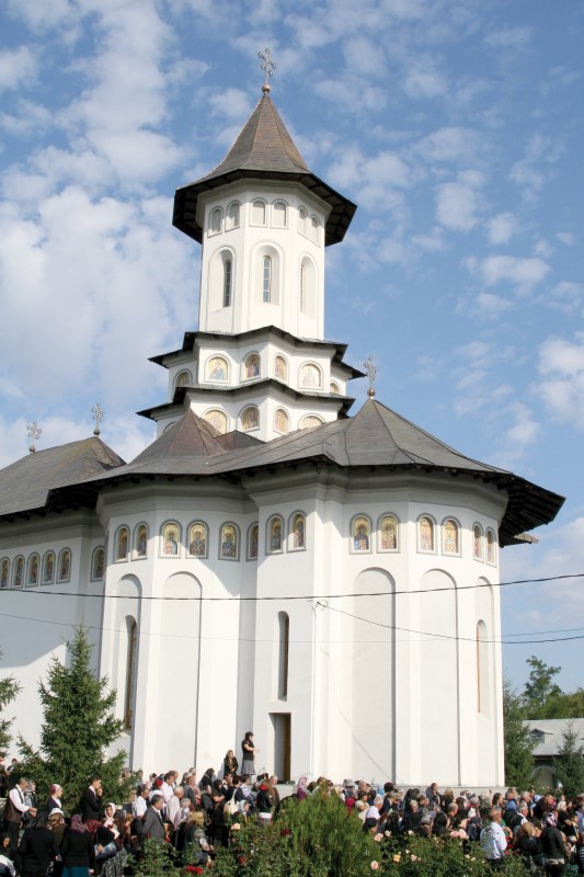 Biserica mănăstirii